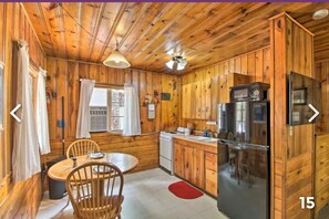 Fridge, microwave, oven, stovetop - Cabin 3 No Hot Tub (Navajo County)