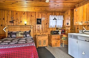 1 室のベ��ッドルーム、デスク、WiFi (無料)、ベッドシーツ