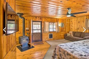 1 dormitori, escriptori, wifi gratuïta i roba de llit