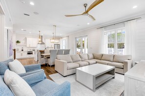 Fernseher, Tischtennisplatte, Stereoanlage