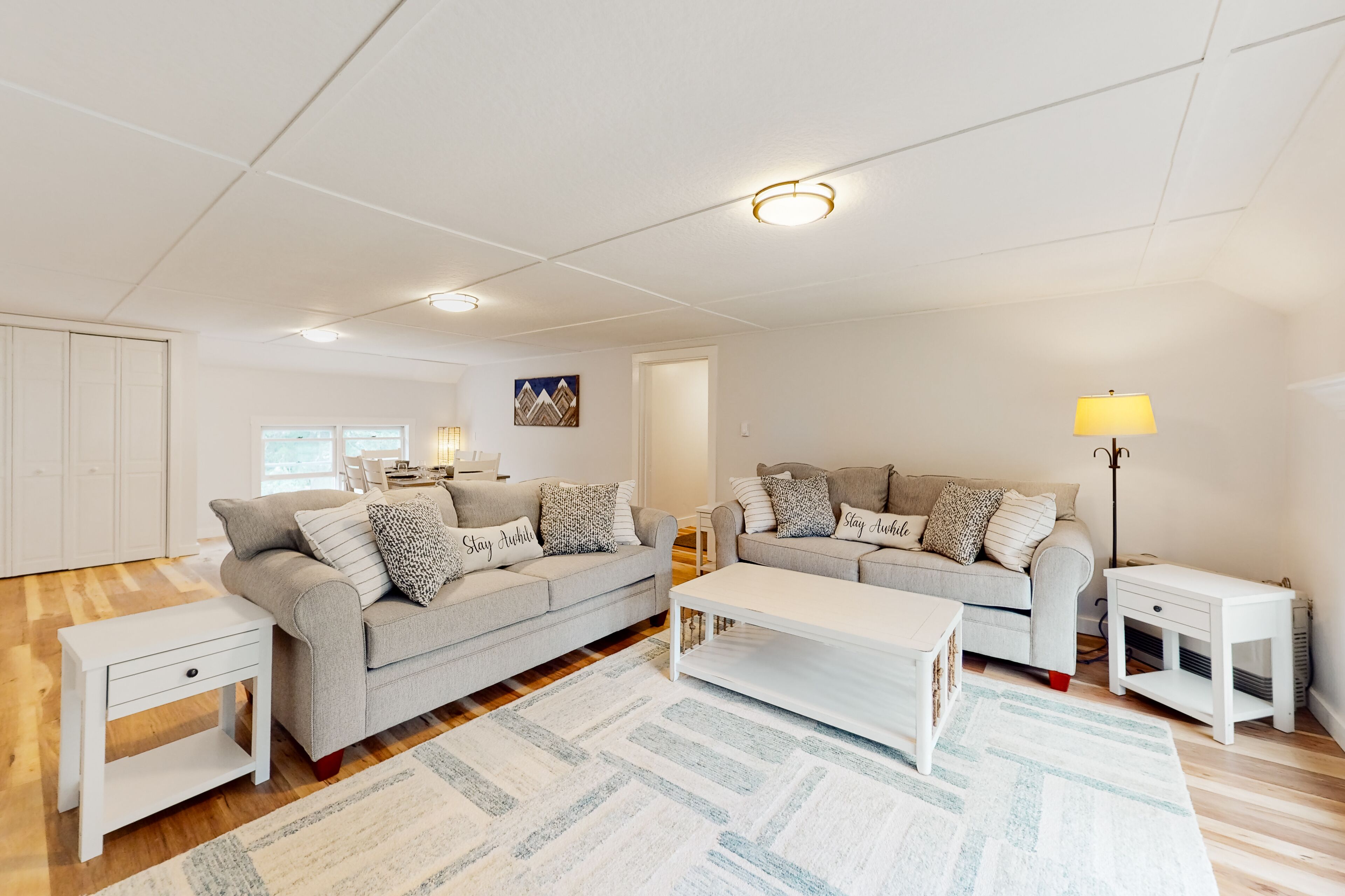 Birch Loft & Spruce - 2 apartments with firepit, outdoor bar & hot tub access