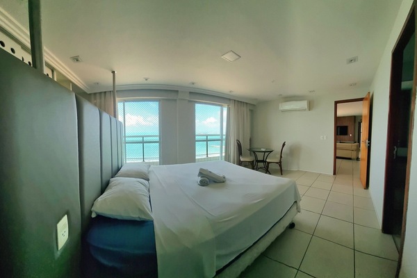 Cortinas blackout, wifi gratis y ropa de cama