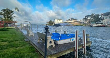 Waterfront house in Virginia Beach with amazing views, private pool.