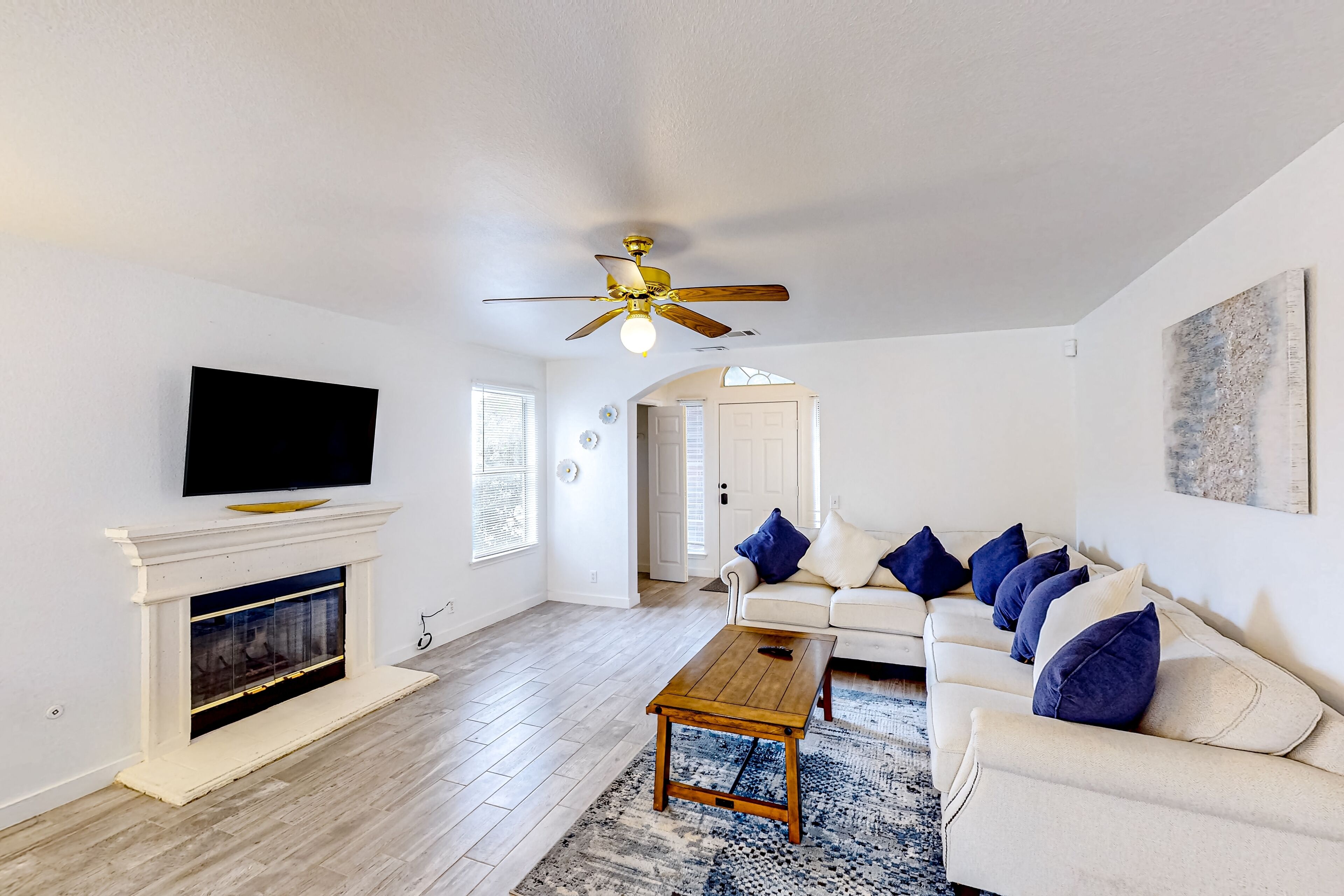 2-story home with private outdoor pool, fenced backyard, fireplace, patio, & AC