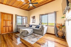Smart TV - Sunset Retreat - Your home away from home in Secret Beach! (San Pedro)