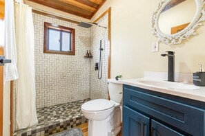 Dusche, Handtücher, Seife, Shampoo