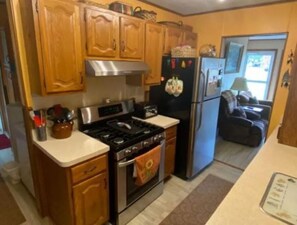 Microwave, toaster - Quiet Sand Point Canal Front Living (Pigeon)