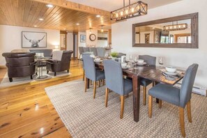 Dining - Stunning Lone Peak Views! Skycrest 1723 (Gallatin Gateway)