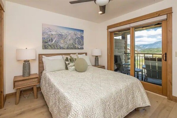 3 bedrooms, desk, iron/ironing board, travel cot