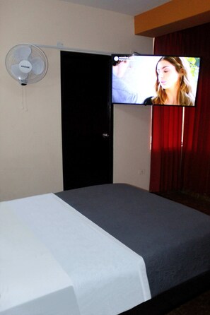 Eenvoudige eenpersoonskamer | Gratis wifi, beddengoed