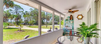 Hot Tub & Gas Grill: Port Richey Retreat