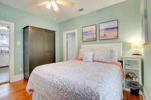 2 bedrooms, iron/ironing board, WiFi, bed sheets - Pet-Friendly St Augustine Home: Steps to Downtown! (St. Augustine)