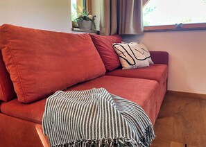 Smart-TV, Kamin, Bücher