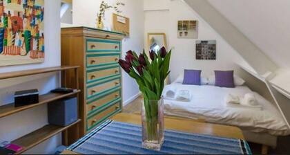 Romantic Studio Marais Historical Center Paris