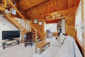 Televisión, chimenea