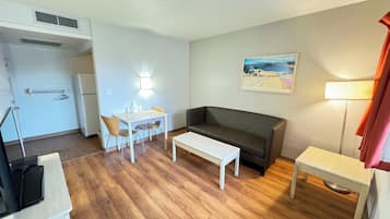 24–tuumainen televisio, jossa kaapelikanavat