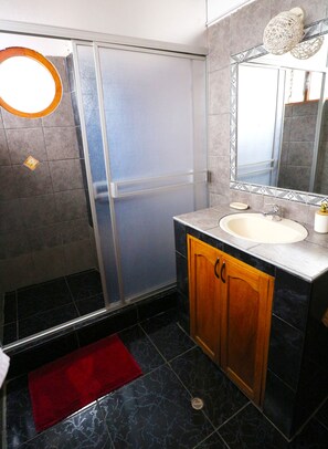 Economy Apartment | Bathroom