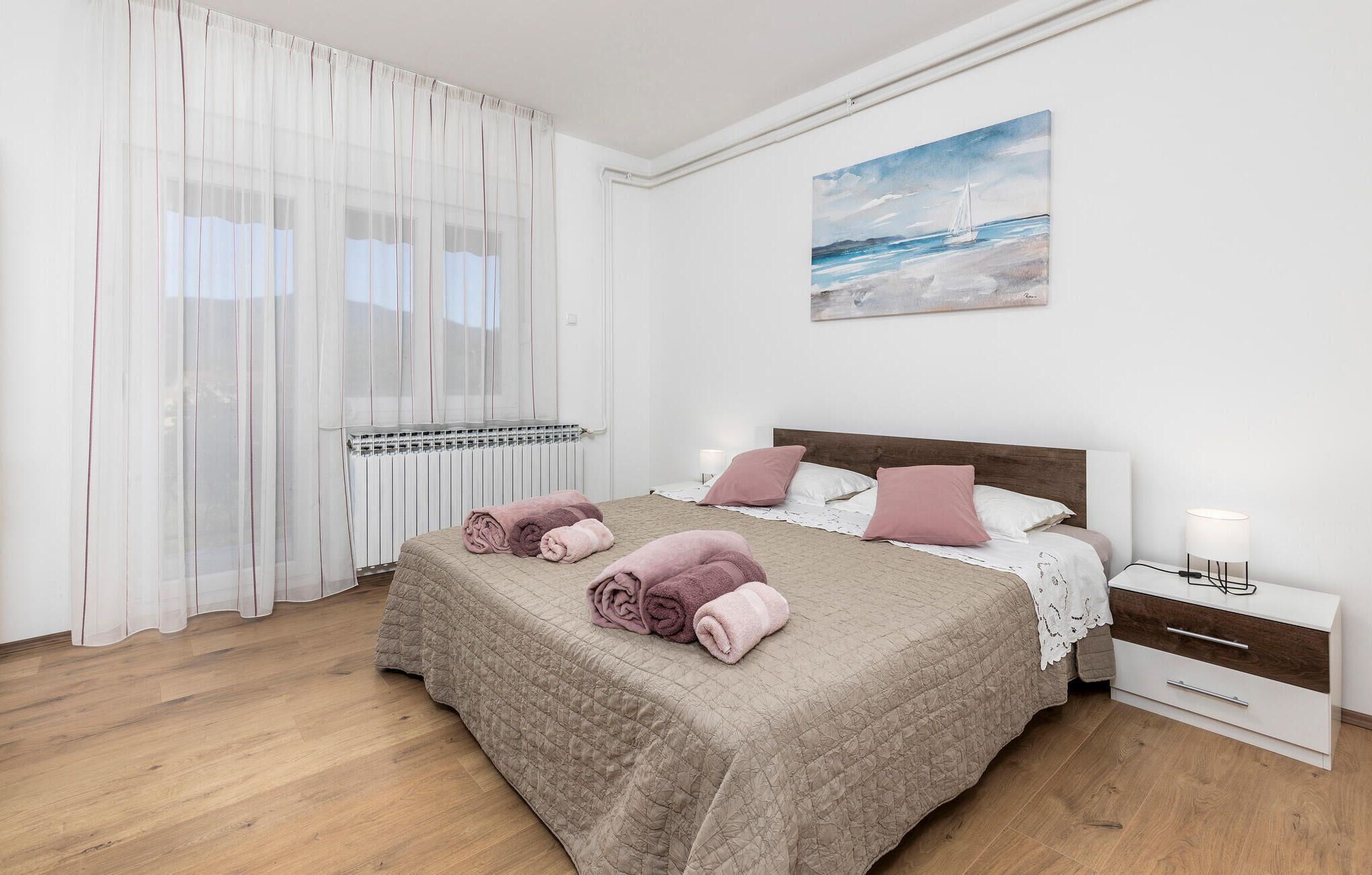 2 quartos, Wi-Fi de cortesia, roupa de cama