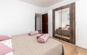 2 chambres, Wi-Fi gratuit, draps fournis