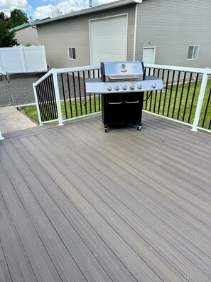 Terrace/patio - A Getaway Home~ Families & Big Groups  (Lewiston)