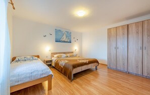 2 bedrooms, free WiFi, bed sheets - 2 bedroom lovely apartment in Kustici (Kustici)