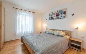 2 bedrooms, free WiFi, bed sheets