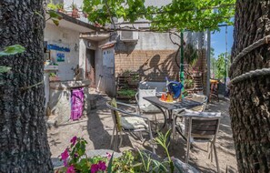 تناول الطعام بالخارج