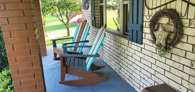 Rich Mountain Home Away -
Wifi, Forest trails for all ATV'S, horses and hiking!