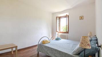 5 dormitoris, un bressol de viatge, wifi gratuïta i roba de llit