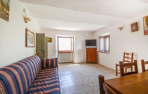 TV - 5 bedroom gorgeous home in Bergotto (Bergotto)