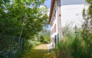 Property grounds - 5 bedroom gorgeous home in Bergotto (Bergotto)