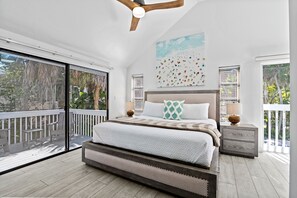 4 Schlafzimmer, Schreibtisch, Bügeleisen/Bügelbrett, kostenloses WLAN