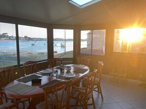Dining - Maison Le Ressac au Bord de mer (Plounéour-Brignogan-plages)
