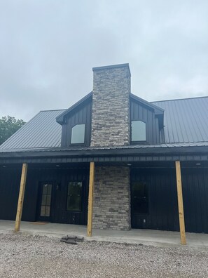 Exterior - Brand New Farmhouse On 93 Acres On Pond. Beautiful View of Real Working Farm (Gamaliel)