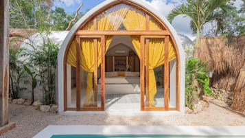 Safe på rommet, blendingsgardiner, lydisolert og wi-fi (inkludert)