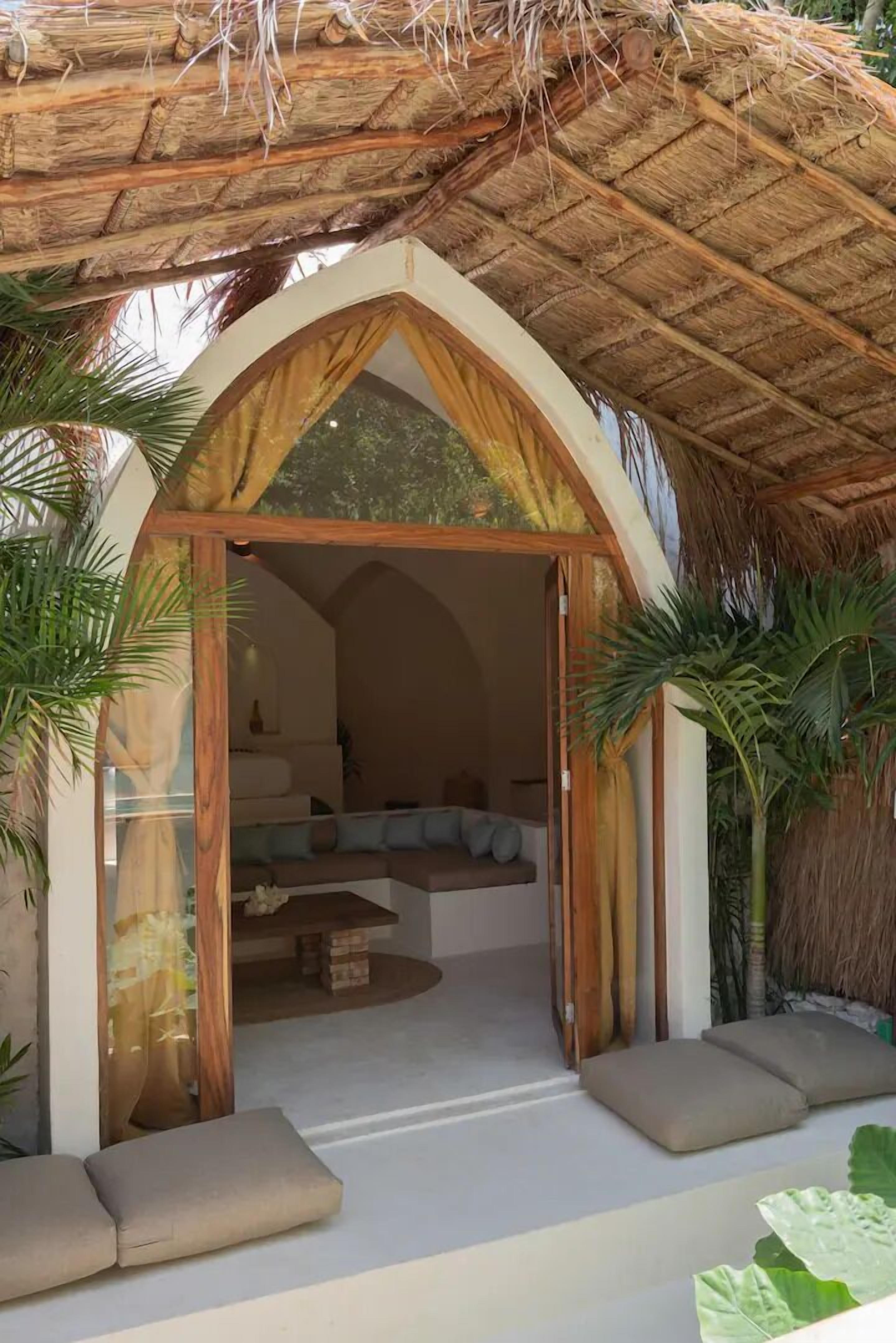 Deluxe Villa | Living area