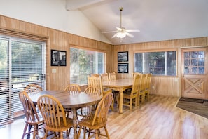 Dining - Yosemite's Riverfront Retreat (Yosemite National Park)