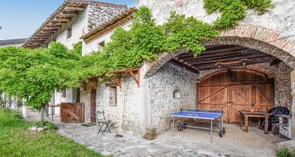 Awesome home in Premariacco with WiFi