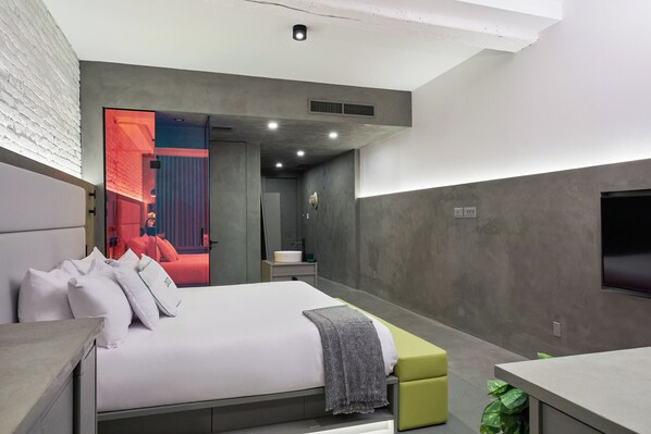 1 bedroom, iron/ironing board, travel crib, WiFi