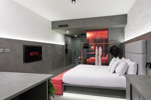 1 habitación, tabla de planchar con plancha, cuna de viaje y wifi 