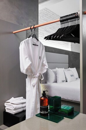 1 bedroom, iron/ironing board, travel crib, WiFi