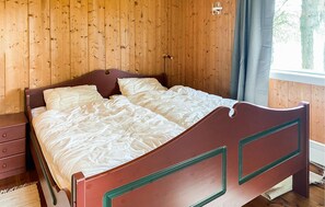 4 bedrooms, free WiFi - 4 bedroom beach front home in Skodje (Skodje)