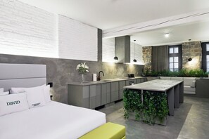 1 bedroom, iron/ironing board, travel cot, WiFi