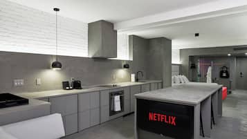 Fridge, microwave, oven, stovetop