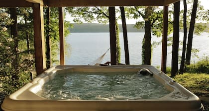 Seneca Lake Waterfront Cottage with Hot Tub on Finger Lakes Wine Trail