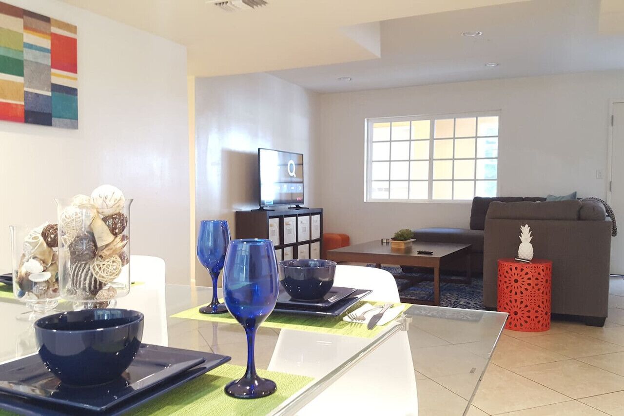 Spacious Beverly Hills 2 Bed w/Parking