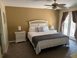 3 habitaciones, tabla de planchar con plancha, wifi y ropa de cama 