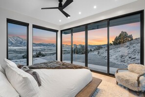 4 Schlafzimmer, Schreibtisch, Bügeleisen/Bügelbrett, kostenloses WLAN