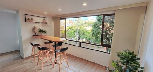 Smart home/Jacuzzi/AC, 2 Bedroom apt in "La 70"
