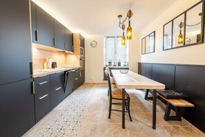Fridge, microwave, oven, dishwasher